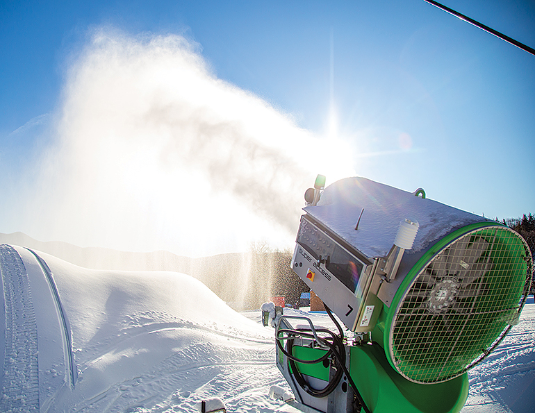 mar20 snowmaking 02