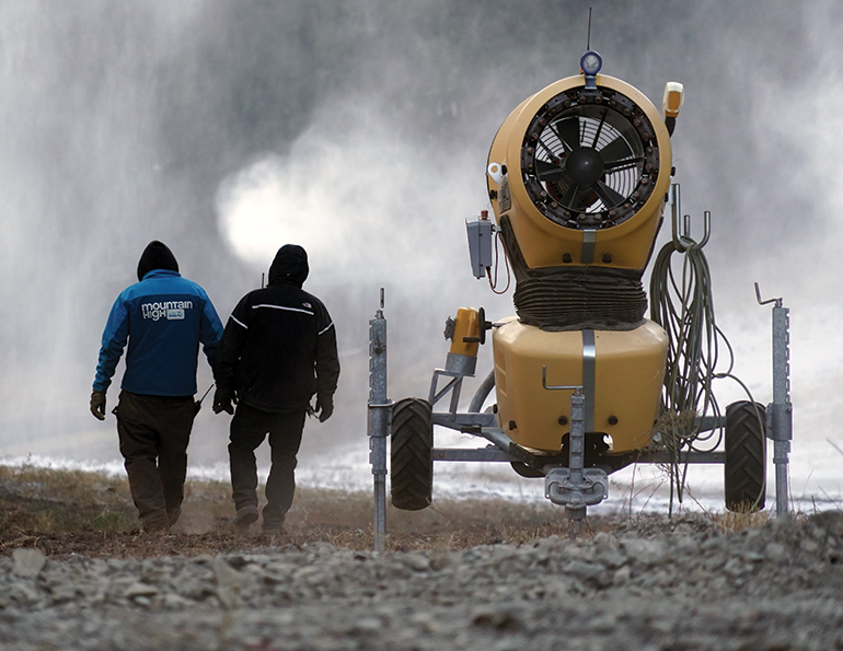 mar20 snowmaking 05