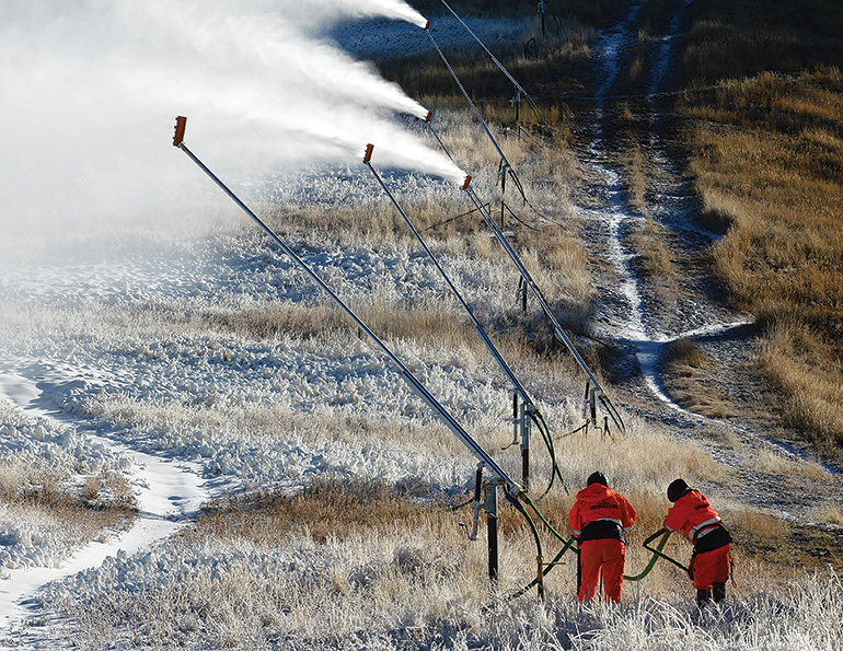 How Snow Makers Work