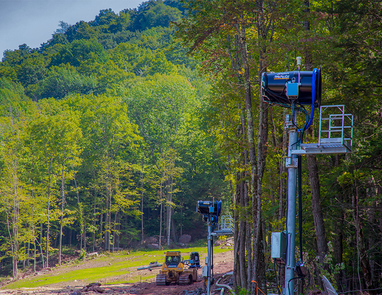 Hunter Mountain SMI snowguns