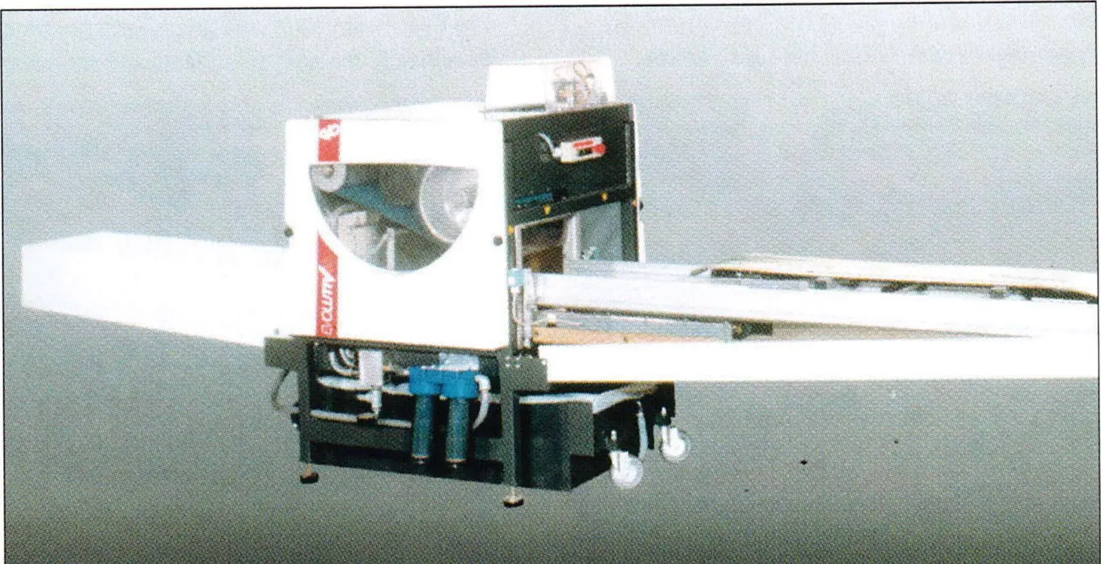 SKID's computer-controlled Evolutiv 40, with its unique base-up technology allowing shop workers to keep close watch of the process as it happens, has both a belt and stone for skis and snowboards.