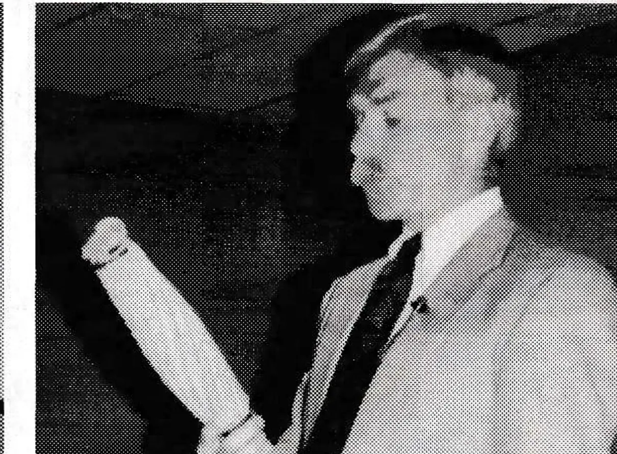 Jenlynn's Jim Fletcher shows a sample of the Kevlar rope he used.