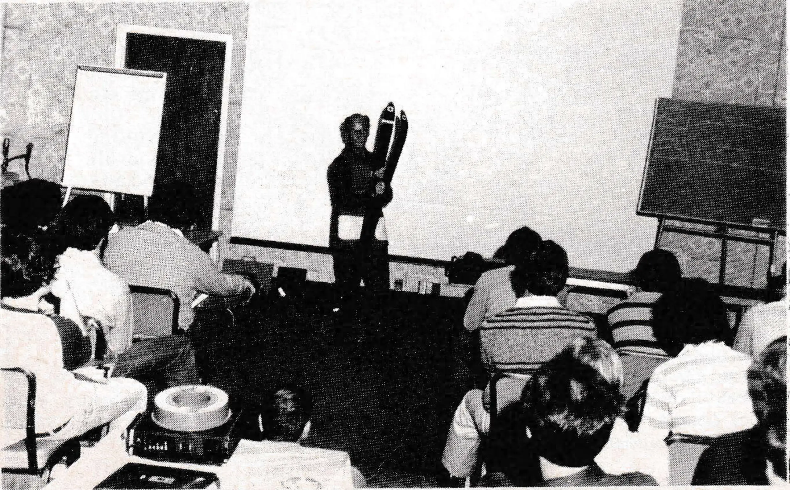 Fred Pieren lecturing at Skiing Mechanics and Managers Workshops