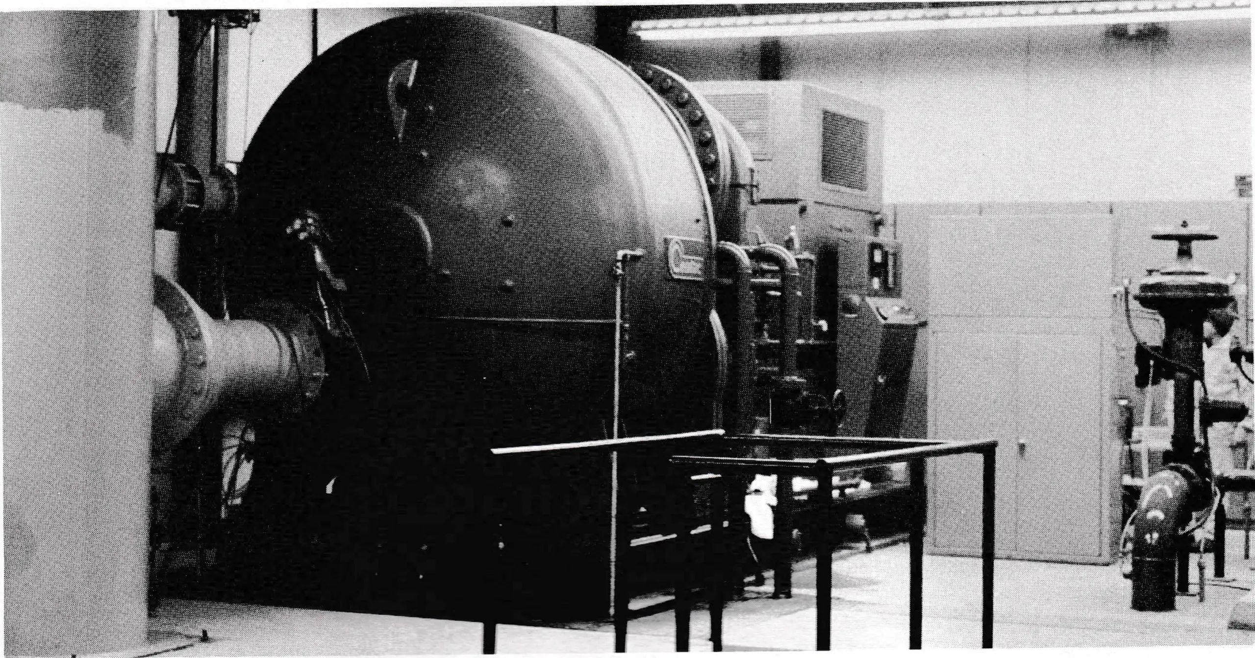 The air compressor, left, and water pump, right, combine forces to produce up to 1100 cu. ft. of snow a minute.