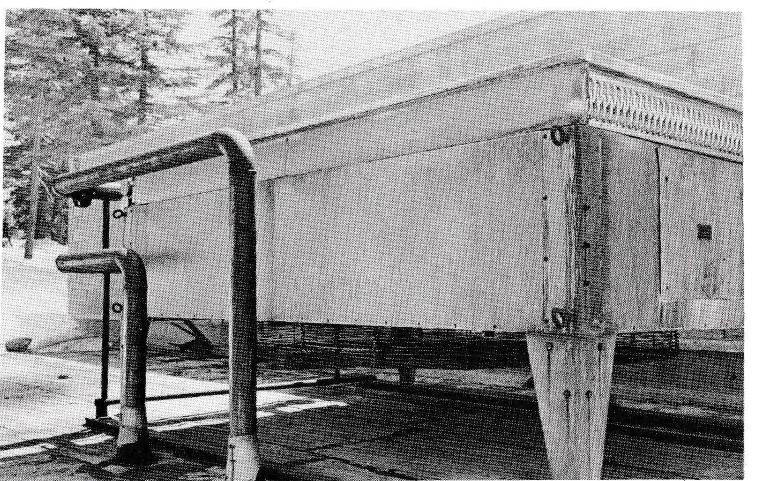 Fig. 4—Heat exchange on roof of powerhouse radiates excess heat if coolant returns to the powerhouse at too high a temperature to provide effective cooling.