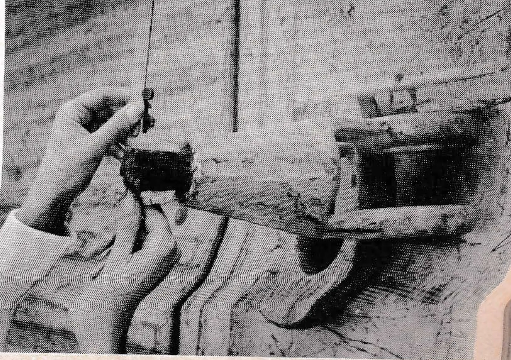 Measuring the counterweight rope diameter immediately above the entrance to the socket basket.